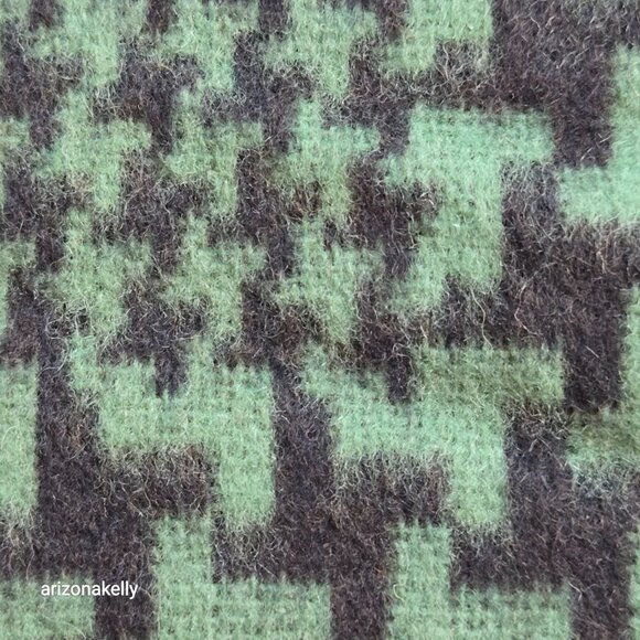 NWT Adrienne Vittadini Wool Cashmere Green Houndstooth Fringe Scarf - Picture 4 of 9